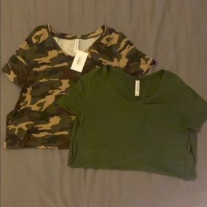 Zenana V-Neck Tee Lg